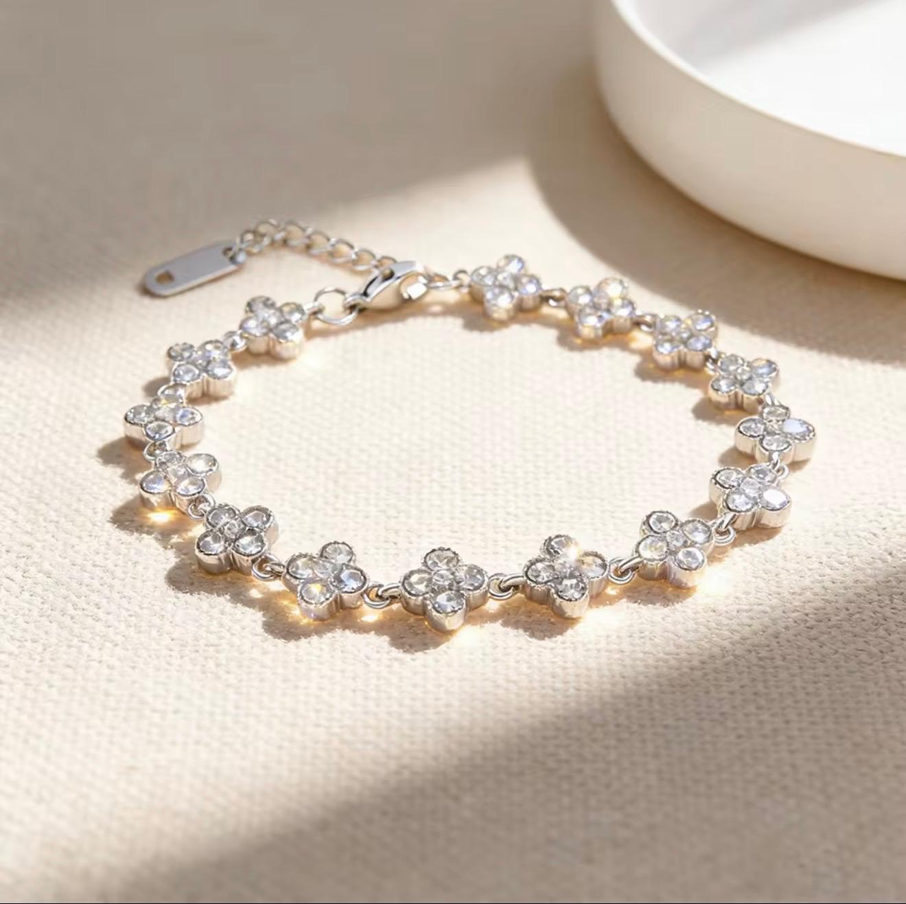 Bracciale Fiori di Zircone — Placcato Oro 18K